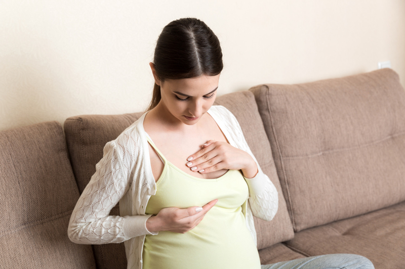 Những thay đổi và cách chăm sóc bầu ngực trước và sau sinh 2