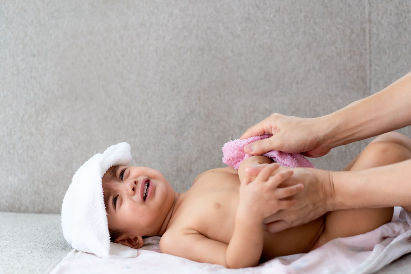 4 cách hạ sốt cấp tốc cho bé ba mẹ cần biết 2