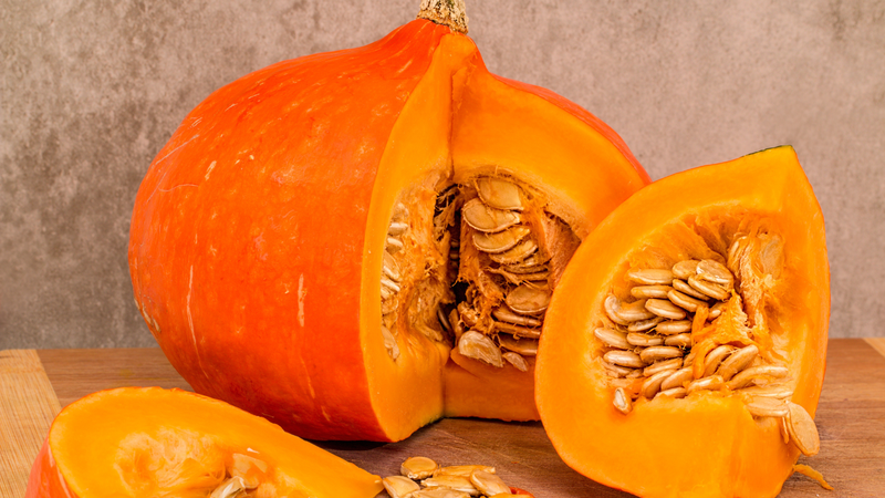 5 Loại Rau Củ Màu Cam Đỏ Mà Người Tiểu Đường Nên Ăn 2 Bí Đỏ: Bổ Sung Beta Carotene, Cần Ăn Đúng Khẩu Phần