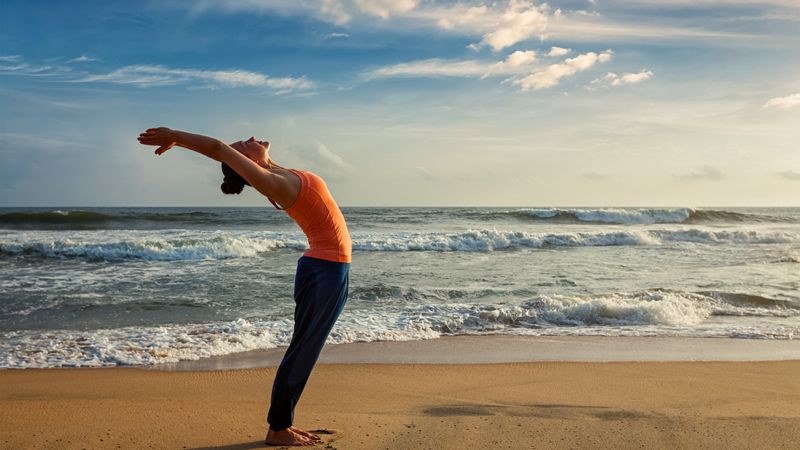 5 tư thế Yoga giúp đánh thức năng lượng mỗi sáng 1