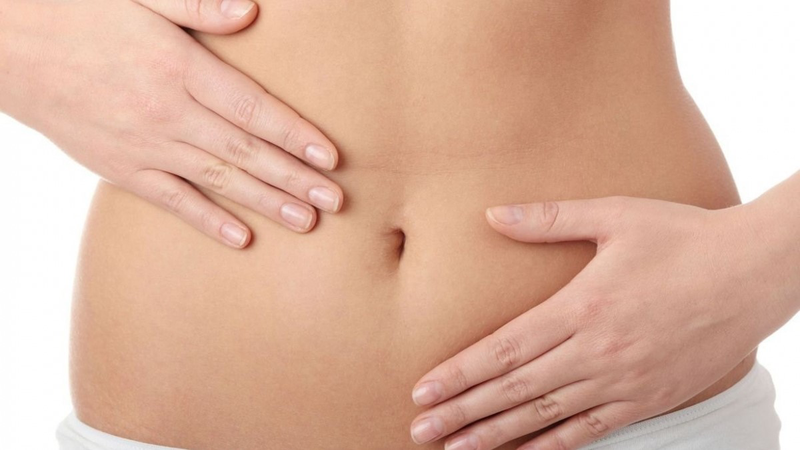 Xoa bóp nhẹ ở vùng bụng sẽ kích thích tăng cường tuần hoàn máu và hỗ trợ làm giảm nhanh cơn đau dạ dày 2