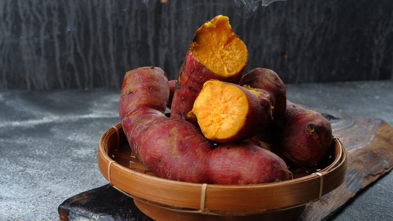 Khoai lang là một trong những loại thực phẩm chứa carbohydrate phức hợp lành mạnh