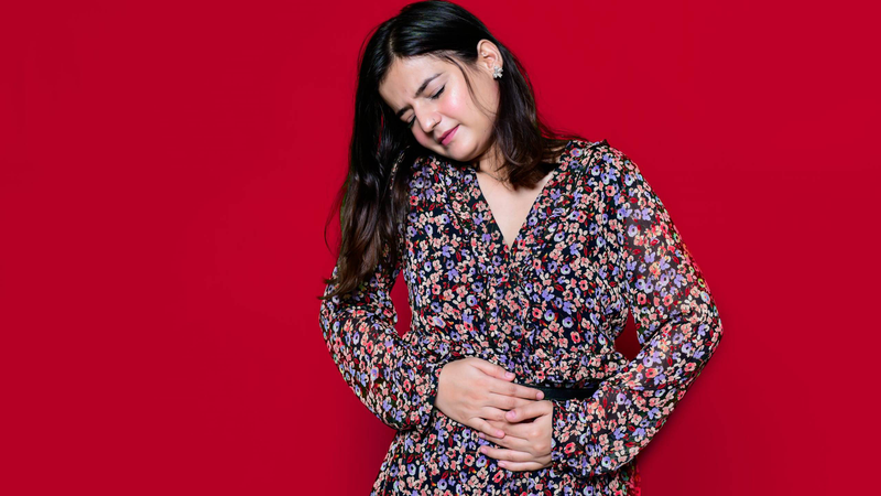 Một trong 7 dấu hiệu ung thư dạ dày là đau bụng vùng thượng vị