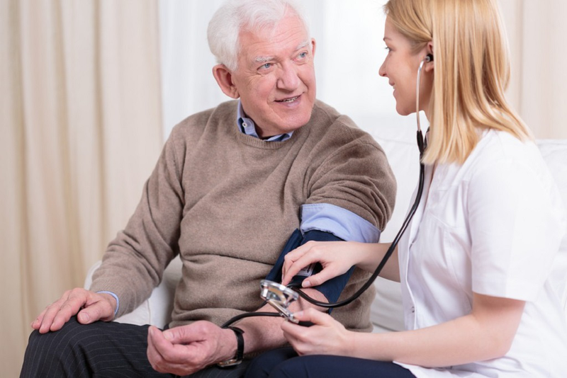 Huyết áp người già bao nhiêu là bình thường? Cách ổn định huyết áp ở người già 1