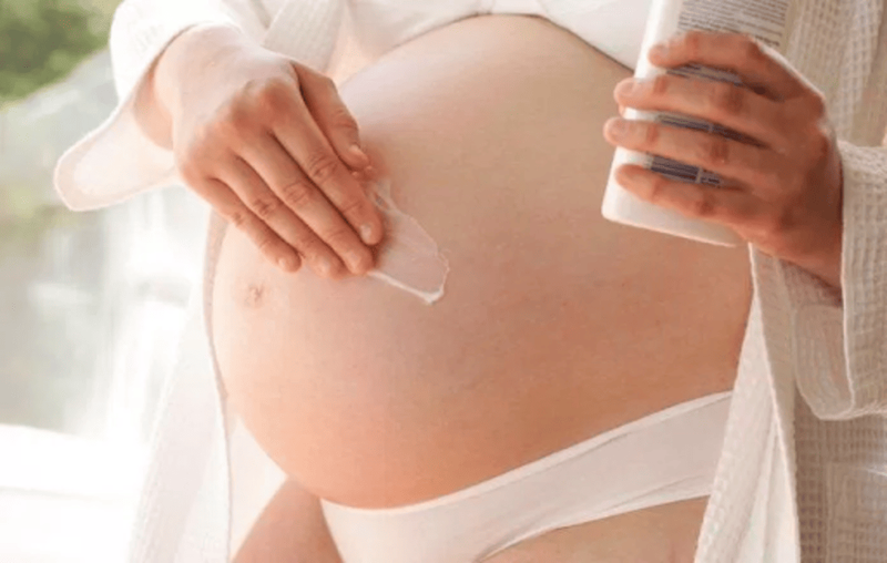 Làm sao để hạn chế tình trạng rạn da khi mang thai 4.png