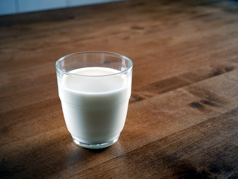 Người già nên uống sữa tươi hay sữa bột để tốt cho sức khỏe? 3