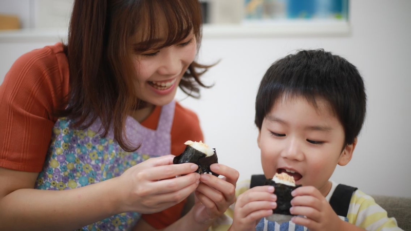 Cơm nắm Onigiri: Thành phần dinh dưỡng và lợi ích sức khỏe 4