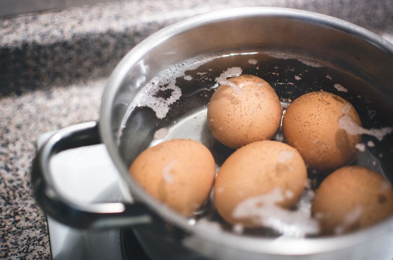 Ăn trứng lòng đào có tốt không? Cách ăn trứng lòng đào an toàn 4