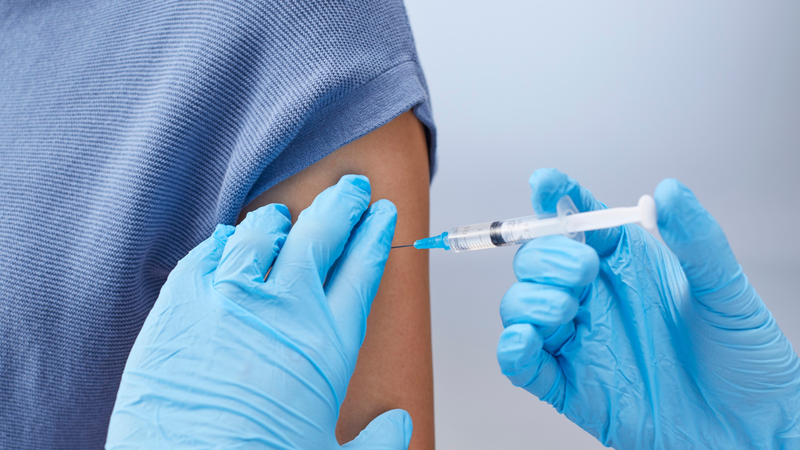 Tiêm vắc xin là cách hiệu quả nhất để bảo vệ bạn khỏi COVID-19