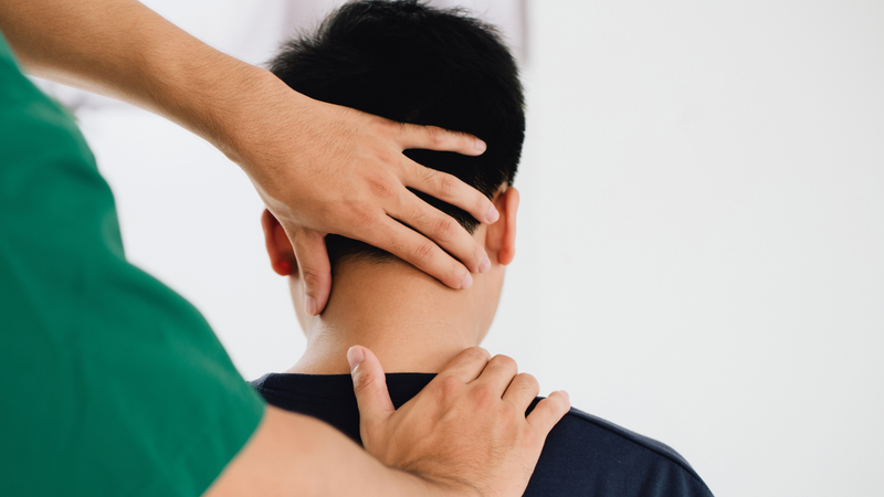 Bài tập lực cân bằng cải thiện khả năng giữ thăng bằng cho phần đầu và cổ