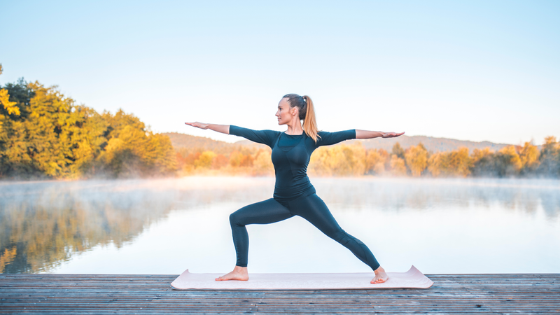 bai-tap-yoga-cho-nguoi-thoai-hoa-khop-loi-ich-suc-khoe-va-nhung-luu-y-quan-trong