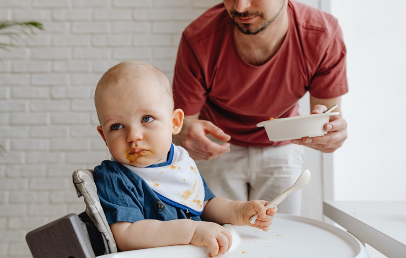 Bé 2 tuổi không chịu ăn phải làm sao? Giải pháp giúp bé ăn ngon miệng hơn 2