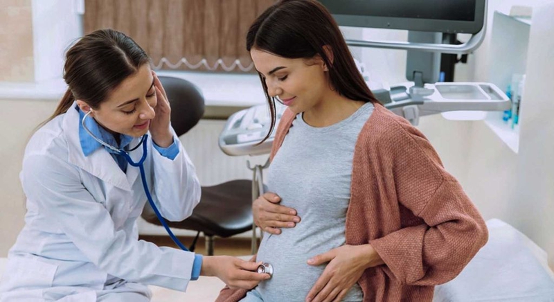 Bệnh bẩm sinh là gì? Yếu tố nguy cơ trong thời kỳ mang thai mẹ bầu nên tránh 4