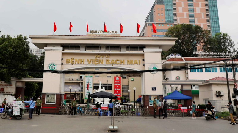 Bệnh viện Bạch Mai đã có hơn 100 năm lịch sử phát triển với đội ngũ bác sĩ giỏi và trang thiết bị hiện đại