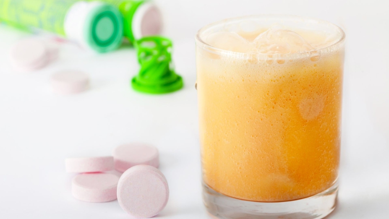 Bị sốt xuất huyết uống C sủi được không? Vitamin C giúp  phòng ngừa bệnh sốt xuất huyết như thế nào? 2
