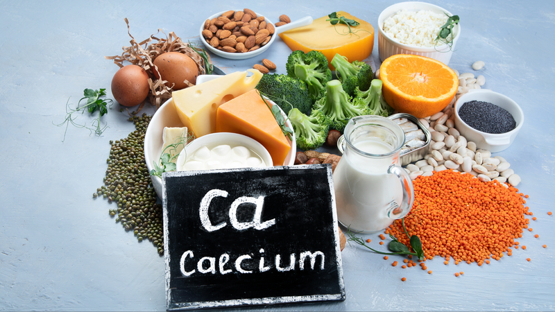 Xây dựng chế độ ăn đầy đủ dinh dưỡng giúp xương chắc khỏe