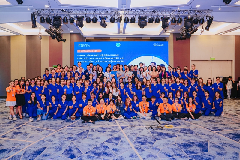 buổi hội thảo đào tạo chuyên sâu_ “Hành Trình Bảo Vệ Bệnh Nhân Đái Tháo Đường Và Tăng Huyết Áp_ Hướng Đến Lợi Ích Cho Bệnh Nhân”, với sự tham gia của gần 200 dược sĩ, các chuyên gia đầu ngành tại Việt Nam cùng ban c.jpg