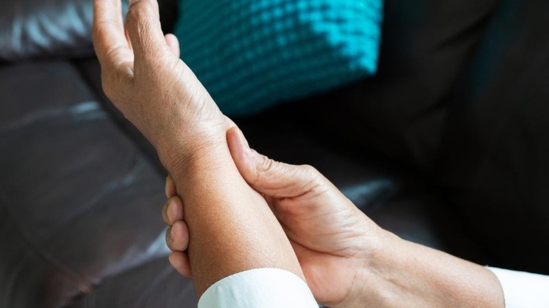 Bướu hoạt dịch cổ tay là gì? Nguyên nhân, chẩn đoán và cách điều trị 1