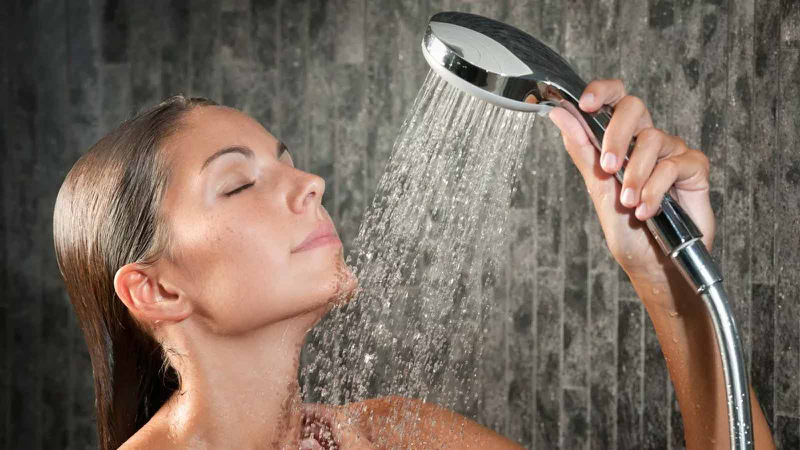 Các bước tẩy da chết body tại nhà hiệu quả theo chuyên gia 3
