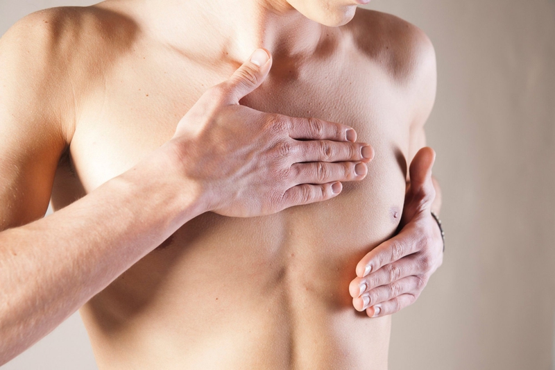 Các dấu hiệu ung thư vú ở nam giới: Nhận biết sớm để điều trị hiệu quả 1
