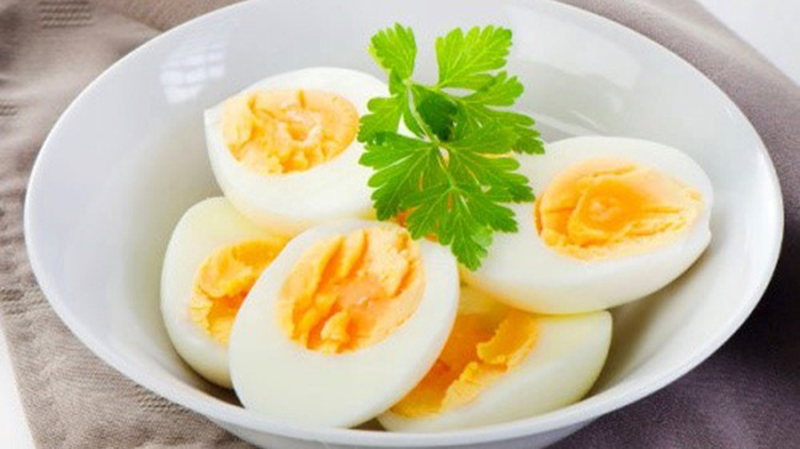 Các thông tin bạn cần biết về câu hỏi: “Ăn trứng gà luộc buổi tối có béo không?” 4