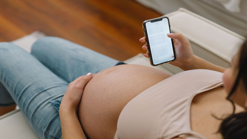 Cách cho thai nhi nghe nhạc bằng điện thoại và một số lưu ý 3