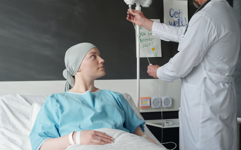 Cách hạ sốt cho người bị ung thư an toàn, hiệu quả 2