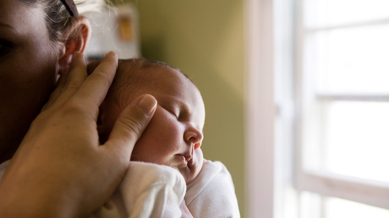 Cách khắc phục tình trạng rụng tóc ở trẻ sơ sinh 3 tháng tuổi 2