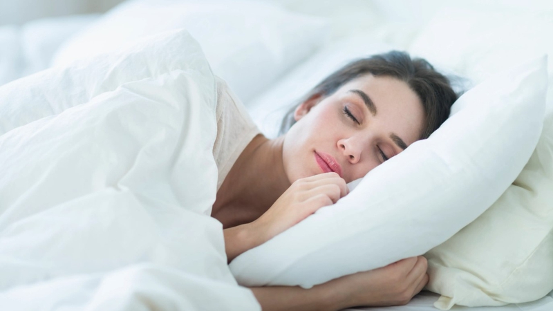 Cách ngủ lại sau khi thức giấc đơn giản, hiệu quả 2