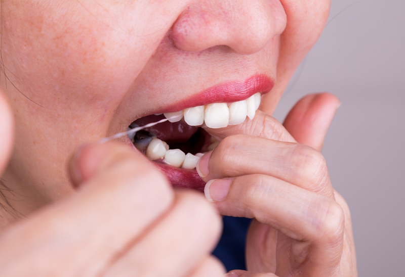 Cách nhổ răng hàm bị sâu tại nhà thế nào? Có an toàn không 3
