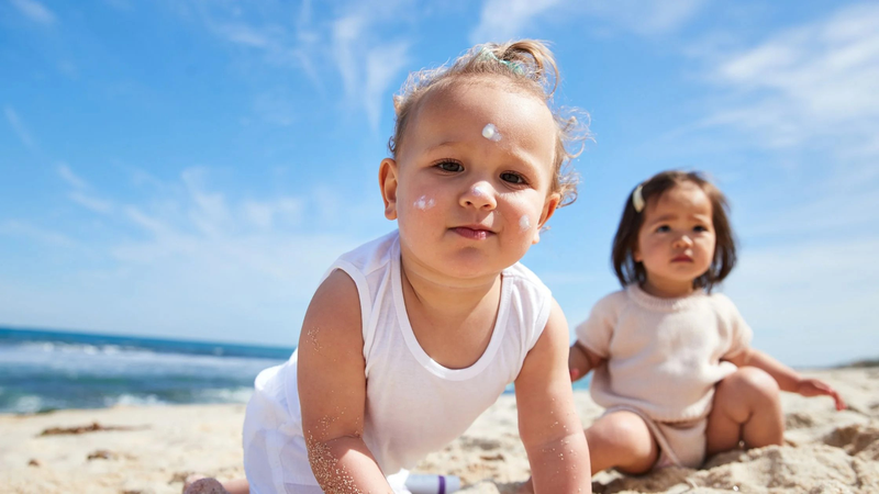 Cách tắm nắng để hấp thụ vitamin D hiệu quả và an toàn cho trẻ - 2