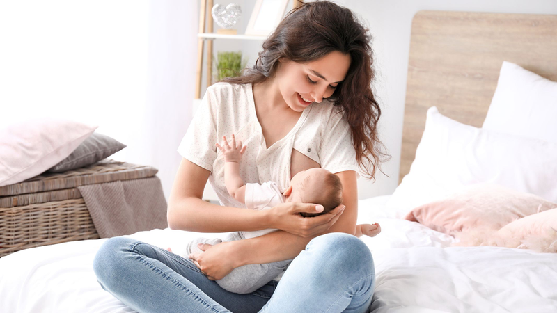 Cách vỗ ợ hơi cho trẻ sơ sinh dưới 1 tháng tuổi 1