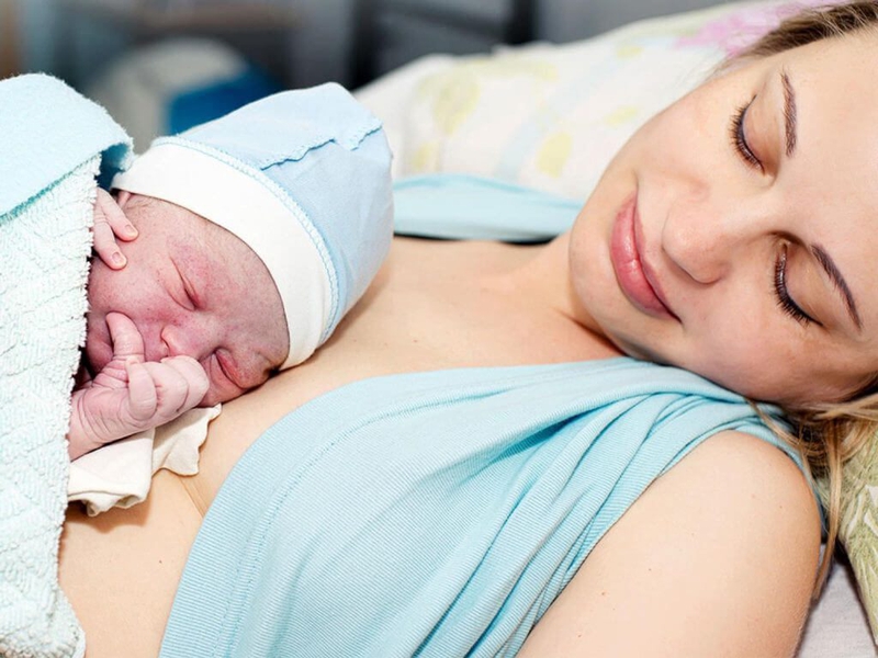 Cẩm nang chăm sóc mẹ và bé sau sinh tháng đầu từ A-Z 1