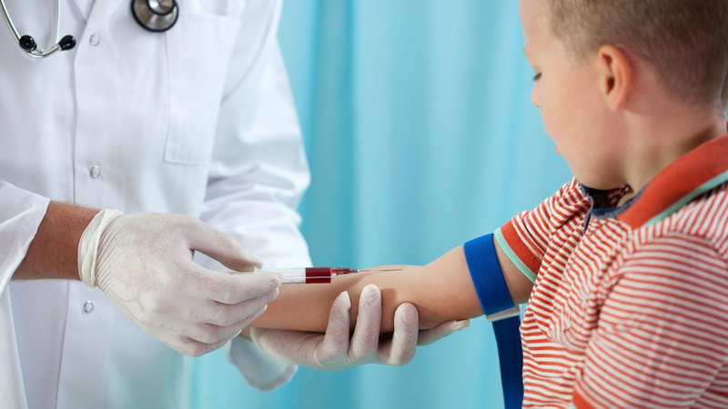 Cha mẹ lưu ý: Trẻ em xét nghiệm máu có cần nhịn ăn không? 2