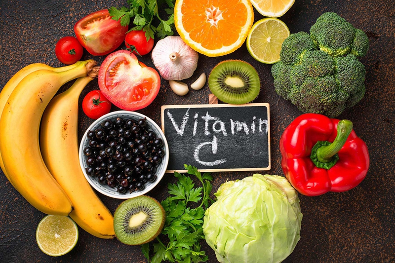 Vitamin C có vai trò quan trọng trong việc ngăn ngừa chảy máu mũi và hỗ trợ sức khỏe của mạch máu