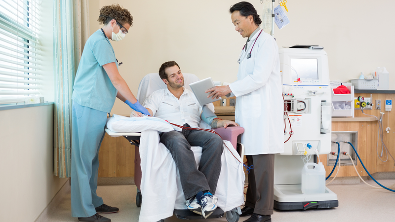 Chạy thận là quá trình điều trị kéo dài, đòi hỏi người bệnh phải tuân thủ nghiêm ngặt nhiều nguyên tắc