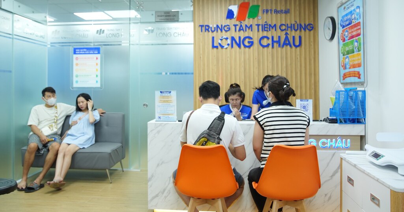 Cho con bú có được tiêm vắc xin không​? Bật mí địa chỉ tiêm vắc xin uy tín và chất lượng
