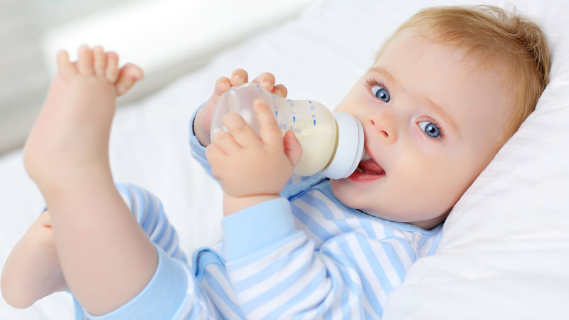 Có nên cho trẻ uống sữa hạt thay sữa công thức không? Vì sao? 3