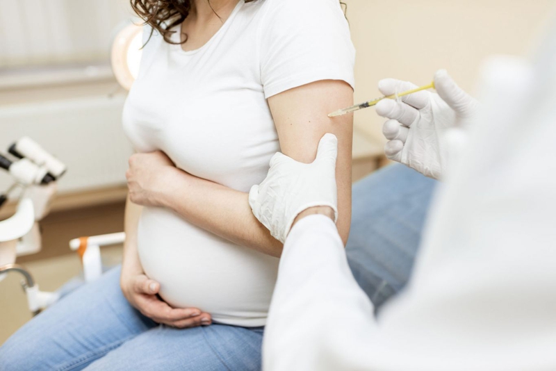 Có nên tiêm vắc xin trước khi làm IVF không? 2
