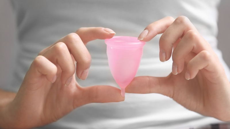 Cốc nguyệt san có làm rách màng trinh​ không? Nữ giới cần biết trước khi dùng 2