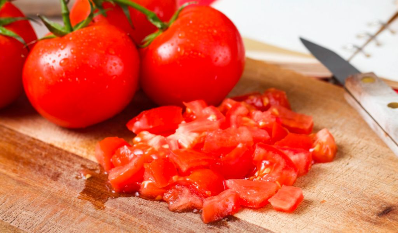 Đắp mặt nạ cà chua có tác dụng gì? Công thức cà chua dưỡng da tại nhà 3