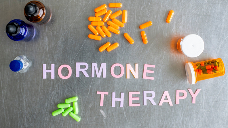 Liệu pháp hormone ức chế tác động của hormone, giúp làm chậm hoặc ngừng sự phát triển khối u