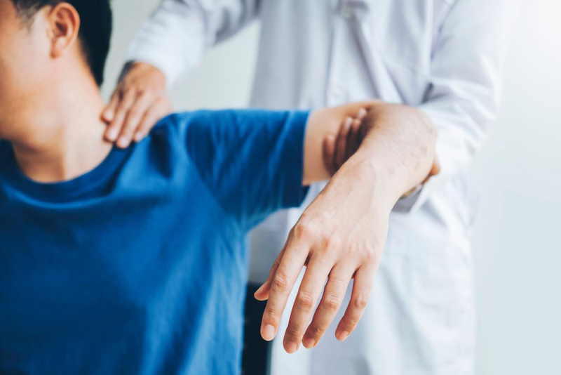 Dấu hiệu nhận biết, điều trị và thời gian hồi phục chấn thương gãy 2 xương cẳng tay 1