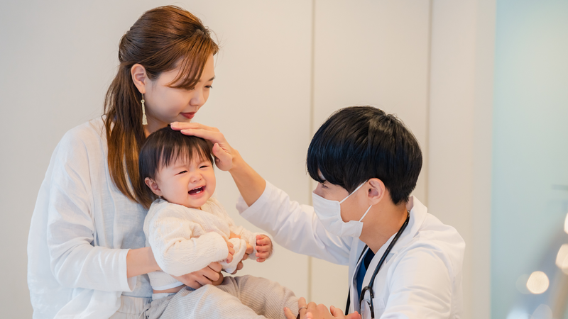 Dầu tràm dính vào mắt trẻ có sao không? Cách xử lý khi bị dầu tràm dính vào mắt 2