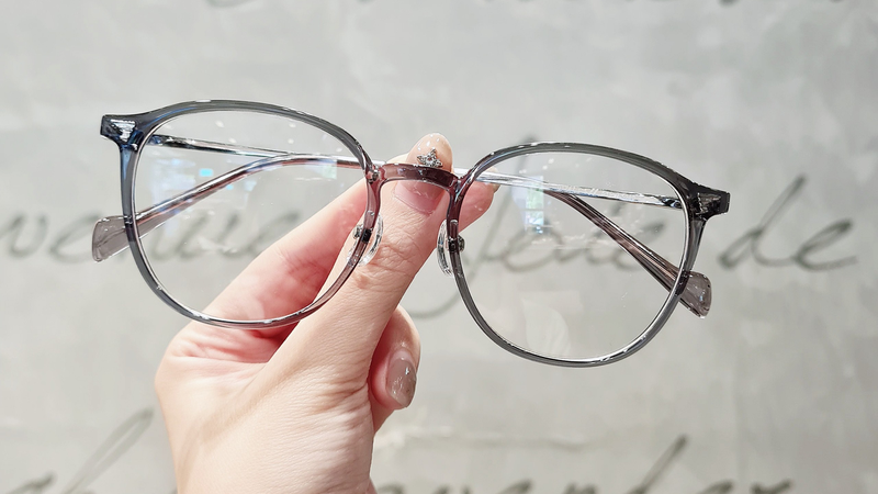 Đeo kính không độ có an toàn với người không mắc tật khúc xạ 2