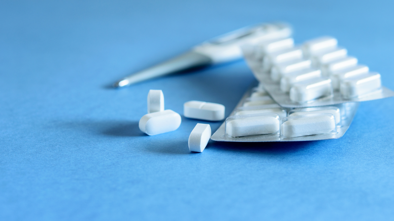 Nhóm thuốc glucocorticoid có nhiều tác dụng không mong muốn nghiêm trọng, chủ yếu liên quan đến rối loạn chuyển hóa, nội tiết và miễn dịch
