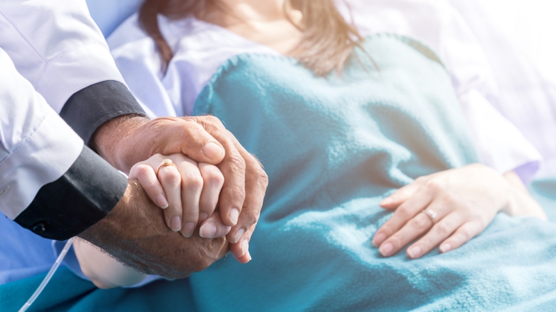 Chế độ chăm sóc và phục hồi chức năng đóng vai trò quan trọng trong thời gian lành xương