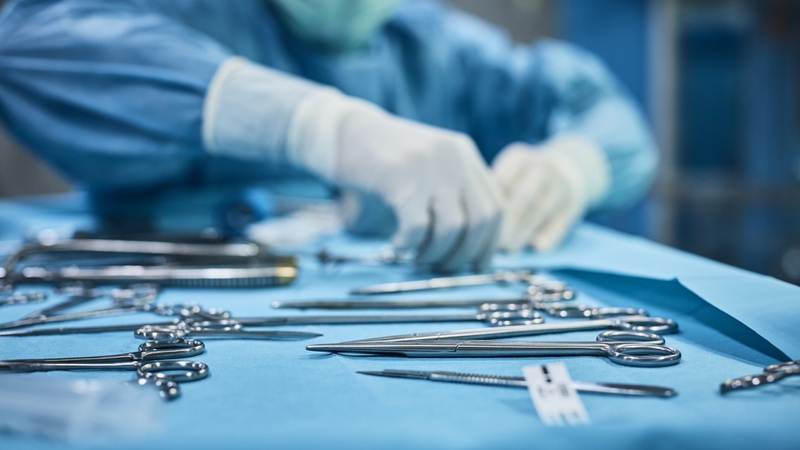 Phẫu thuật cố định xương sườn có thể được chỉ định khi tổn thương nghiêm trọng hoặc có biến chứng