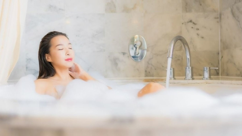 Giải đáp đau đầu nên tắm nước nóng hay lạnh 4