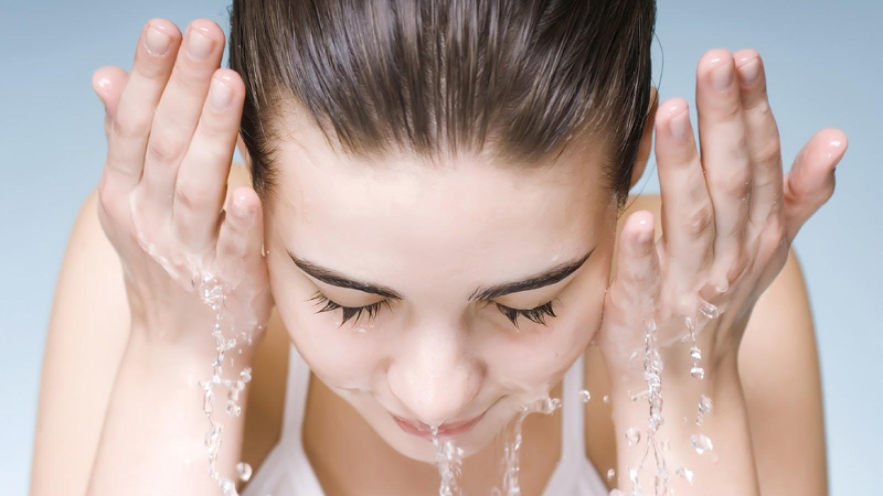 Giải đáp từ chuyên gia: Đắp mặt nạ xong nên rửa nước ấm hay lạnh 3